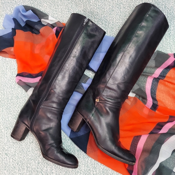 St. Moritz Chic Black Leather Knee-High Boots - Picture 2 of 12